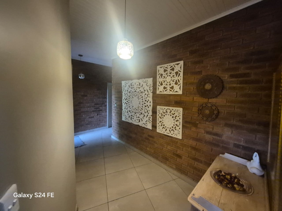 4 Bedroom Property for Sale in Safari Gardens North West